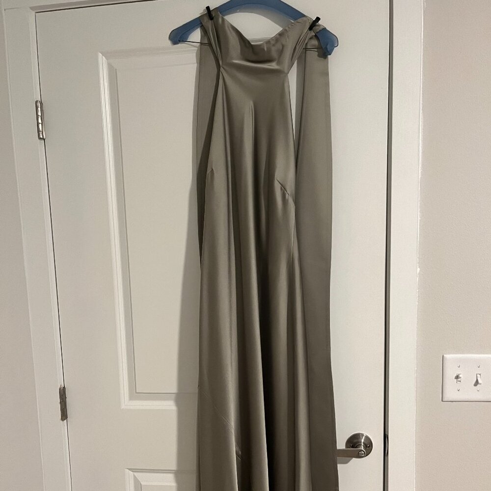 🍀 Show Me Your MuMu Sage Green Dress! - Picture 5 of 7